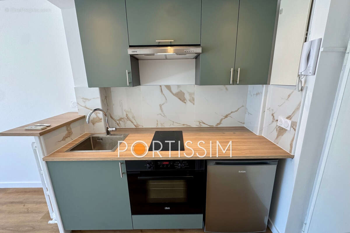 Appartement à SAINT-LAURENT-DU-VAR