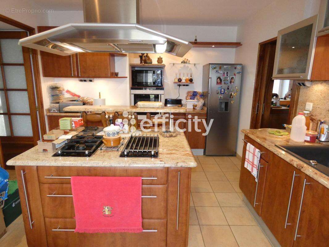 Maison à BELLENAVES