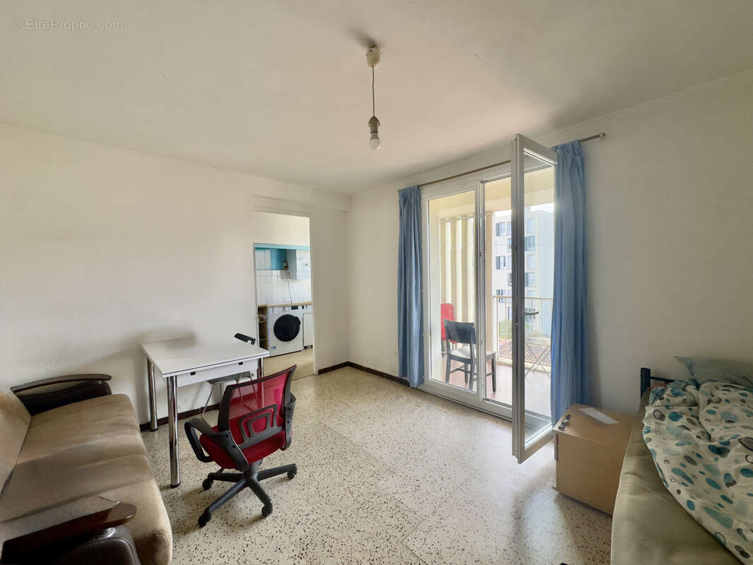 Appartement à MARSEILLE-3E