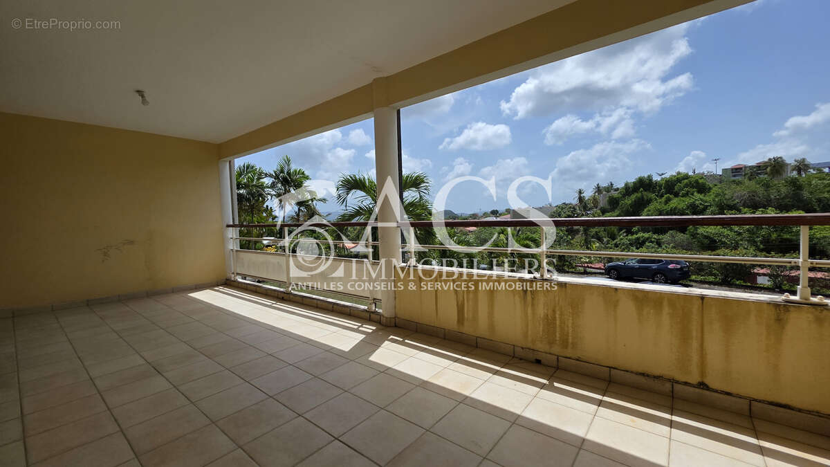 À vendre : Bel appartement T3 avec vue mer dans résidence sécurisée aux TROIS-ILETS - photo 4