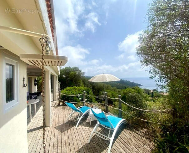 Maison à HYERES
