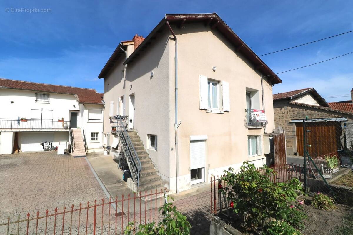 Appartement à SOUCIEU-EN-JARREST