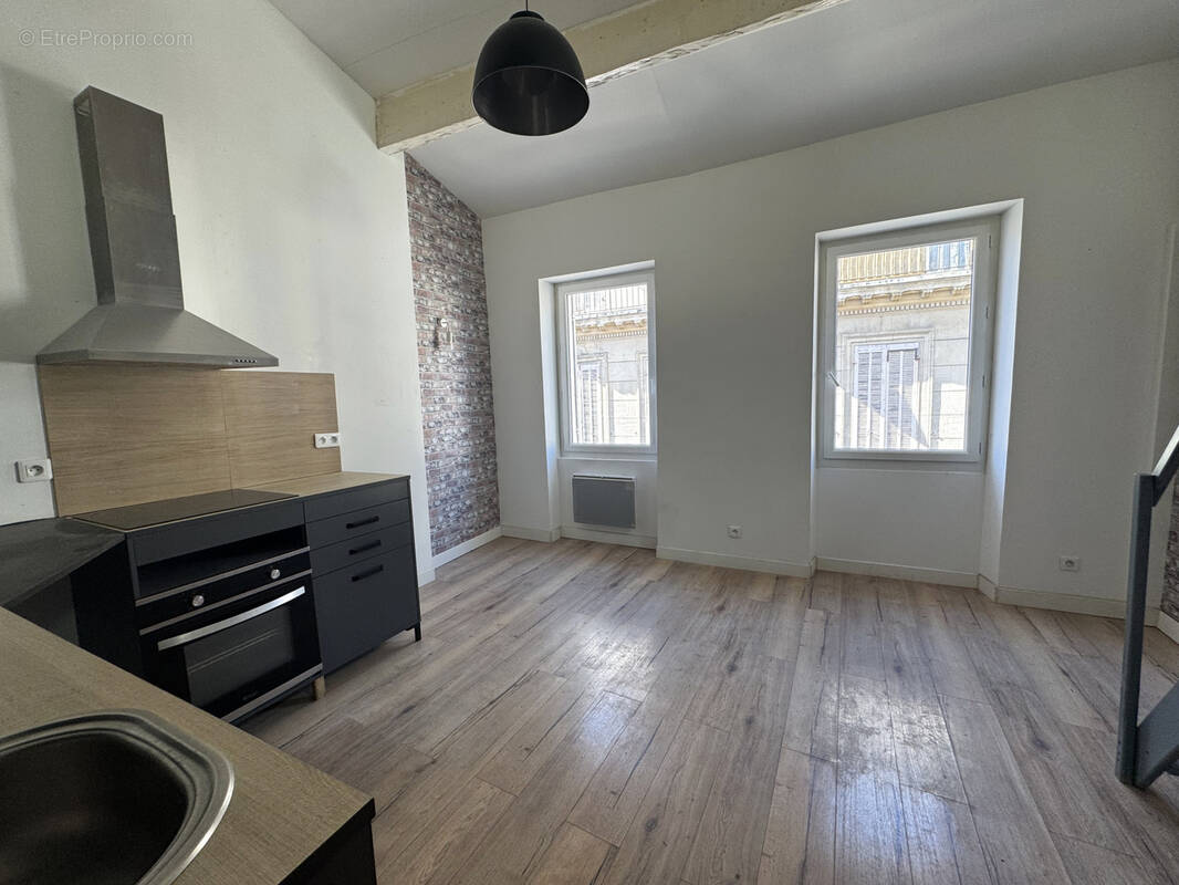 Appartement à MARSEILLE-6E