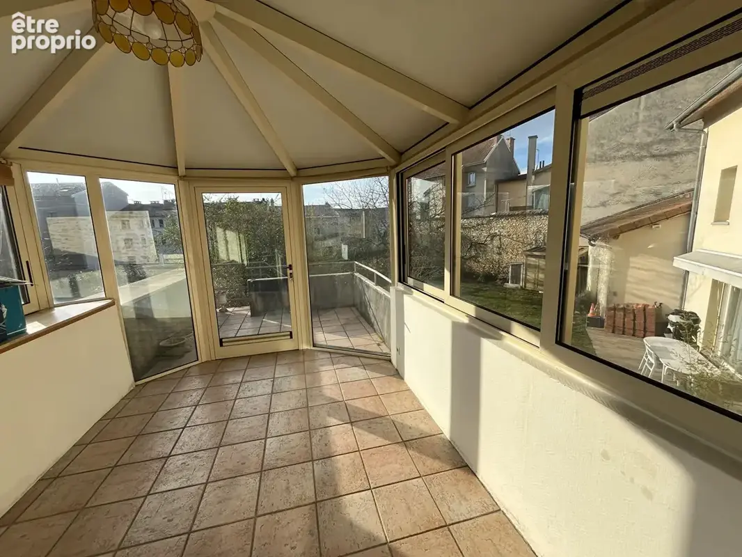 A vendre Hyper centre Bourg en Bresse Appartement  6 pièce(s) 220 m2, terrasse, Vérenda et cave - photo 11