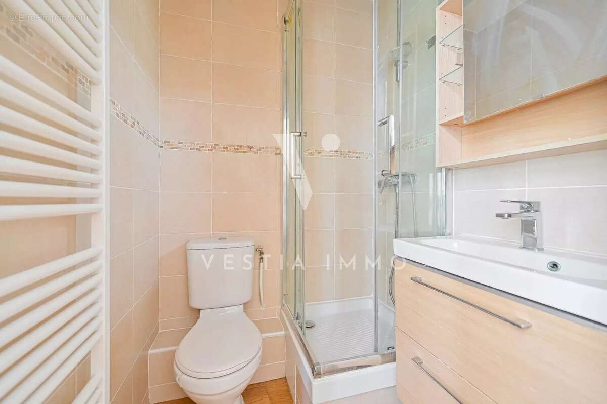 Studio idéal premier achat ou investissement - Bon état - Calme absolu - photo 7