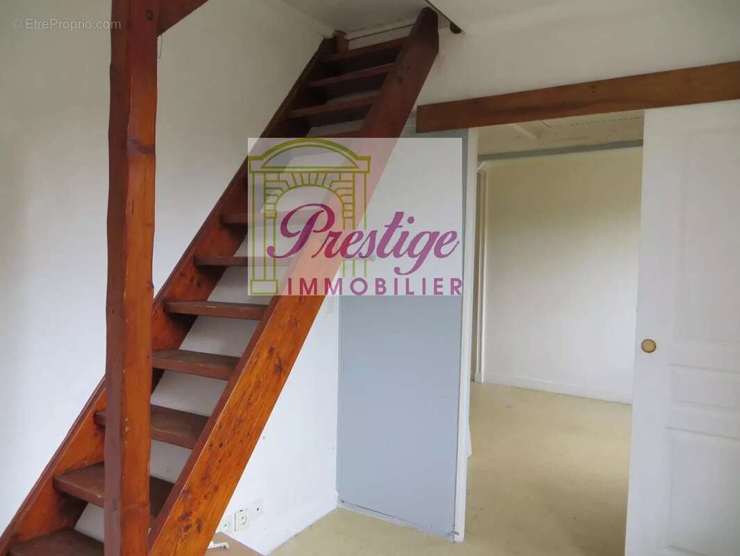 Maison à LE MESNIL-LE-ROI