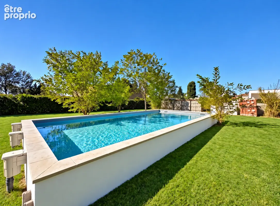 Maison Vedène - Grande propriété 355 m² - 7 chambres, piscine et fort potentiel - photo 2