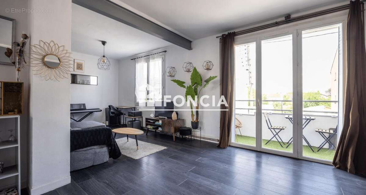 T2 Bis (ancien T3) rénové 58m2 avec balcon / Quartier Jolimont - photo 3
