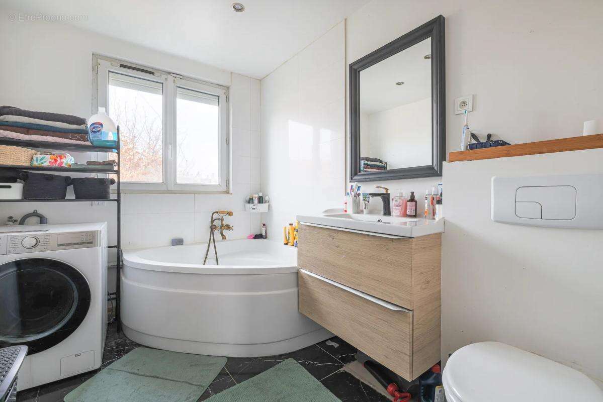 Maison à VILLENEUVE-LE-ROI