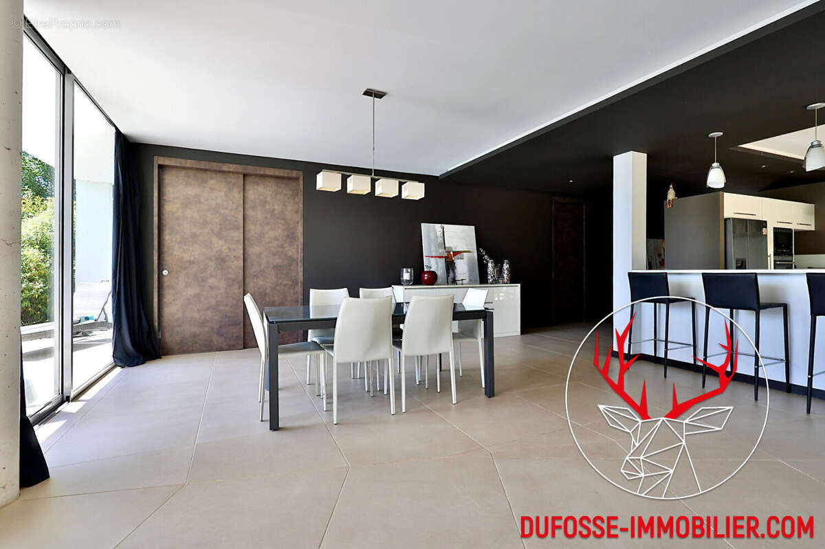 Maison à CHARBONNIERES-LES-BAINS