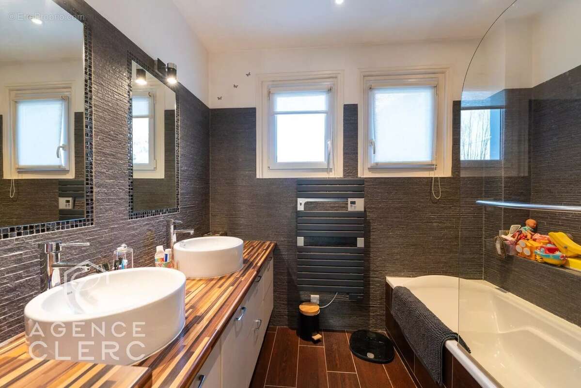 Appartement à ANNECY-LE-VIEUX