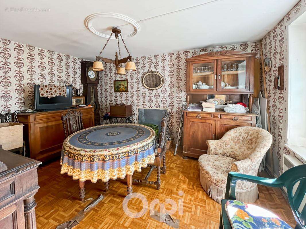 Maison à SAINT-LAURENT-LES-EGLISES