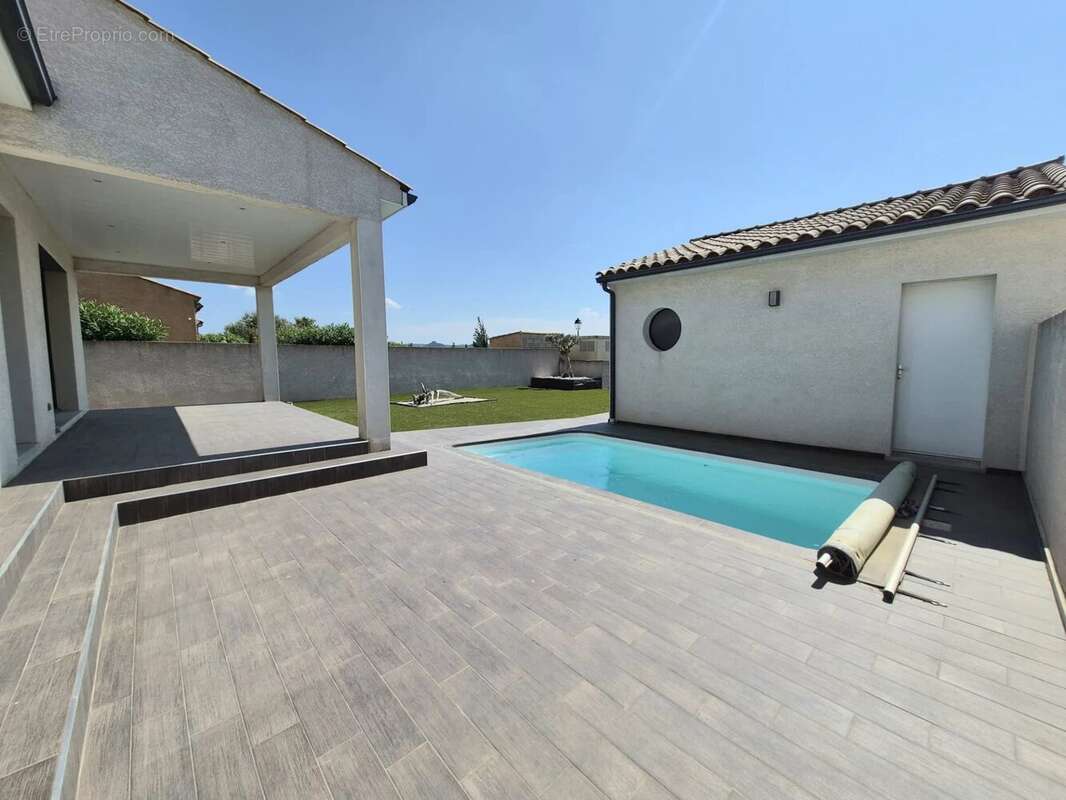 Villa de plain-pied avec Garage et Piscine - photo 13
