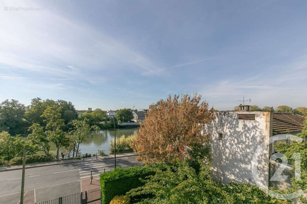 Appartement à SAINT-MAUR-DES-FOSSES
