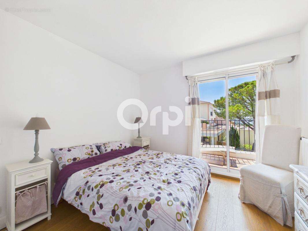 Appartement à MANDELIEU-LA-NAPOULE
