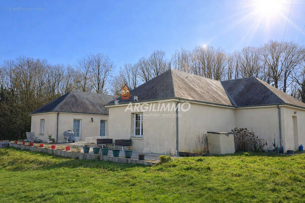 Maison à BESSE-SUR-BRAYE