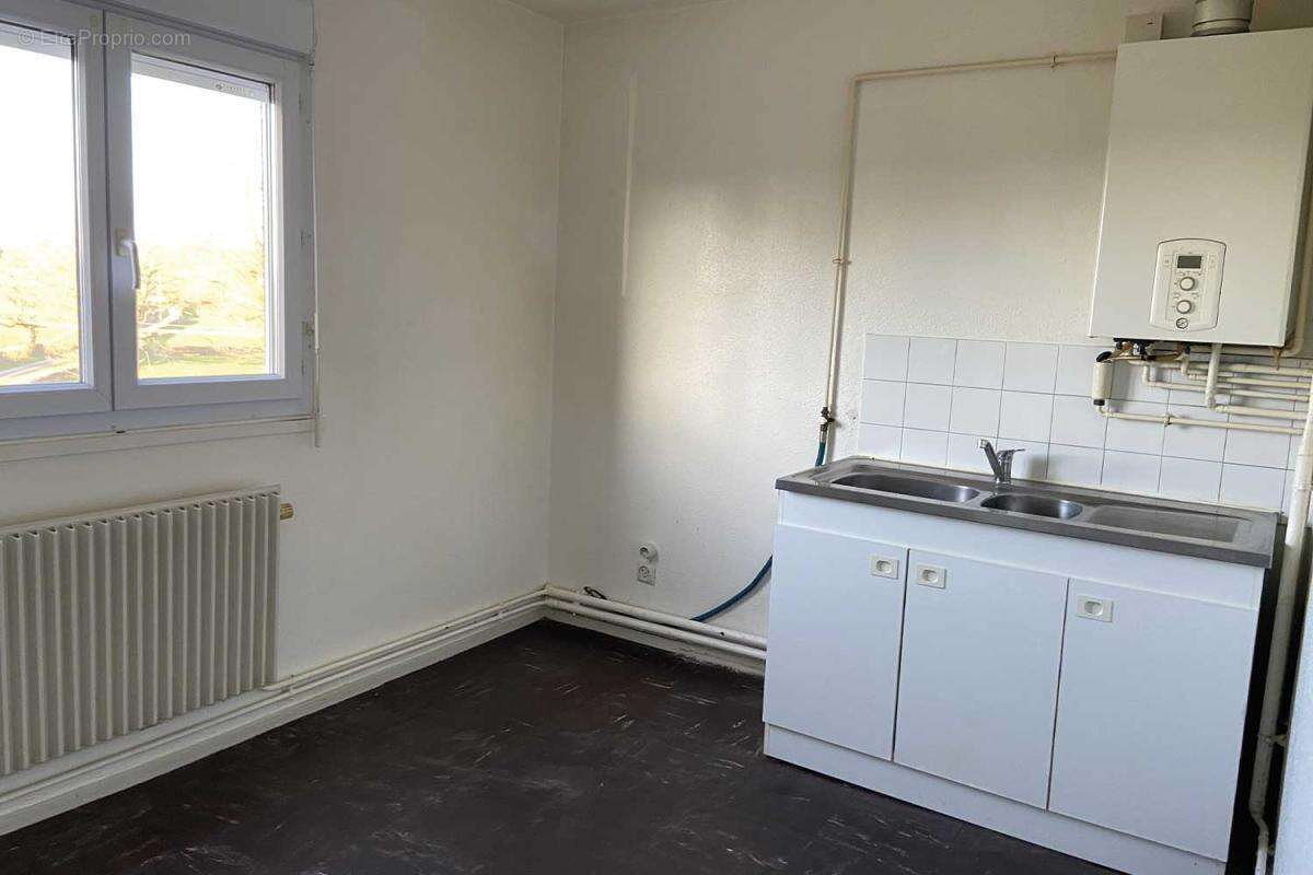 Appartement à LUZY