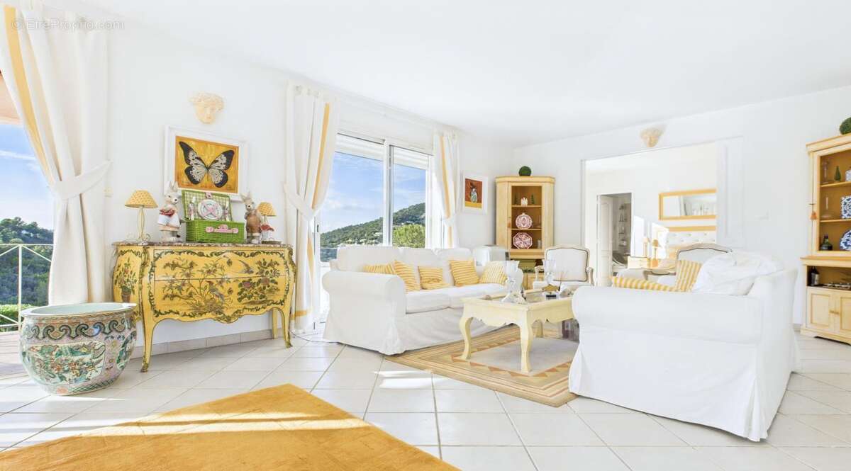 Appartement à LA LONDE-LES-MAURES