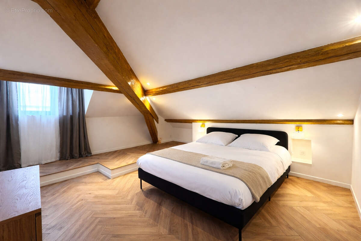 Appartement de prestige 144 m² , Immeuble historique , Centre-ville de Nîmes - photo 14