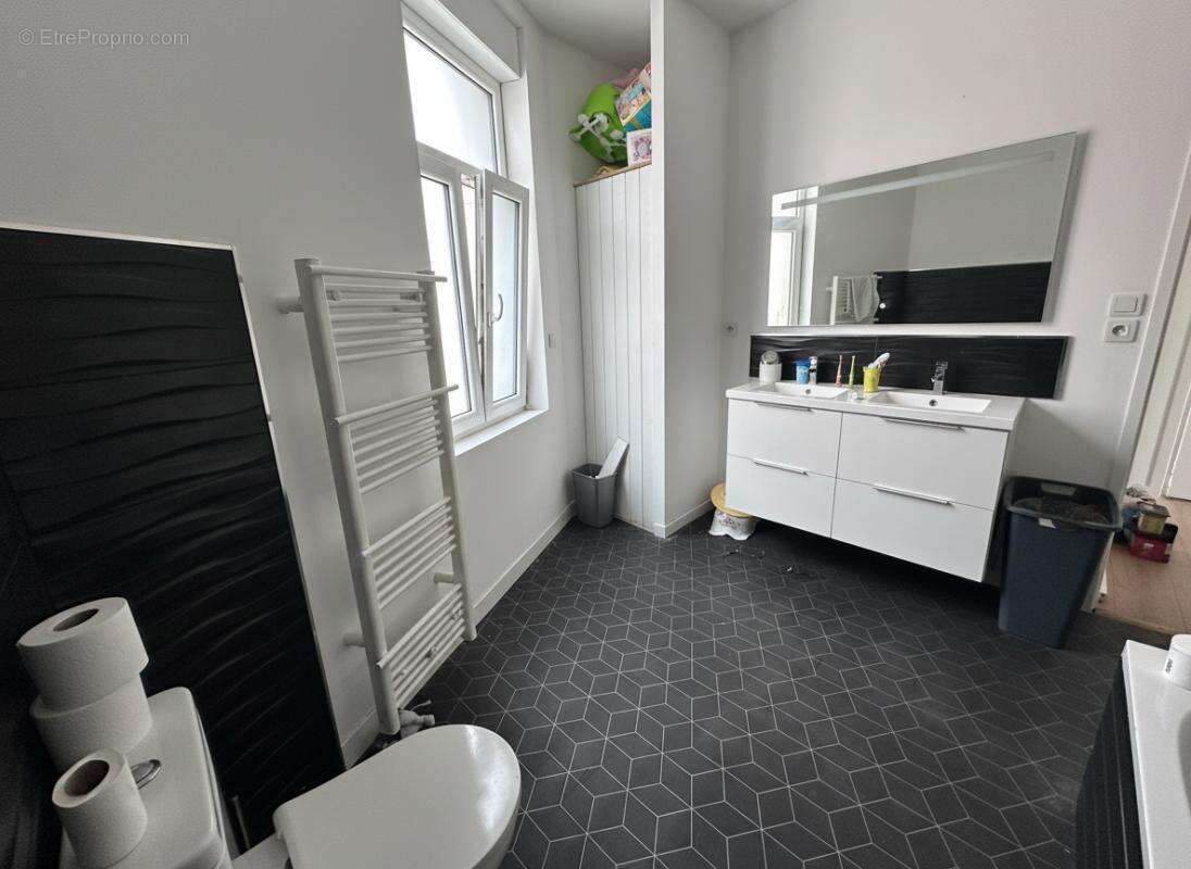 Maison 140 m²  - Centre-ville Hénin-Beaumont - 3 chambres + cour - photo 9