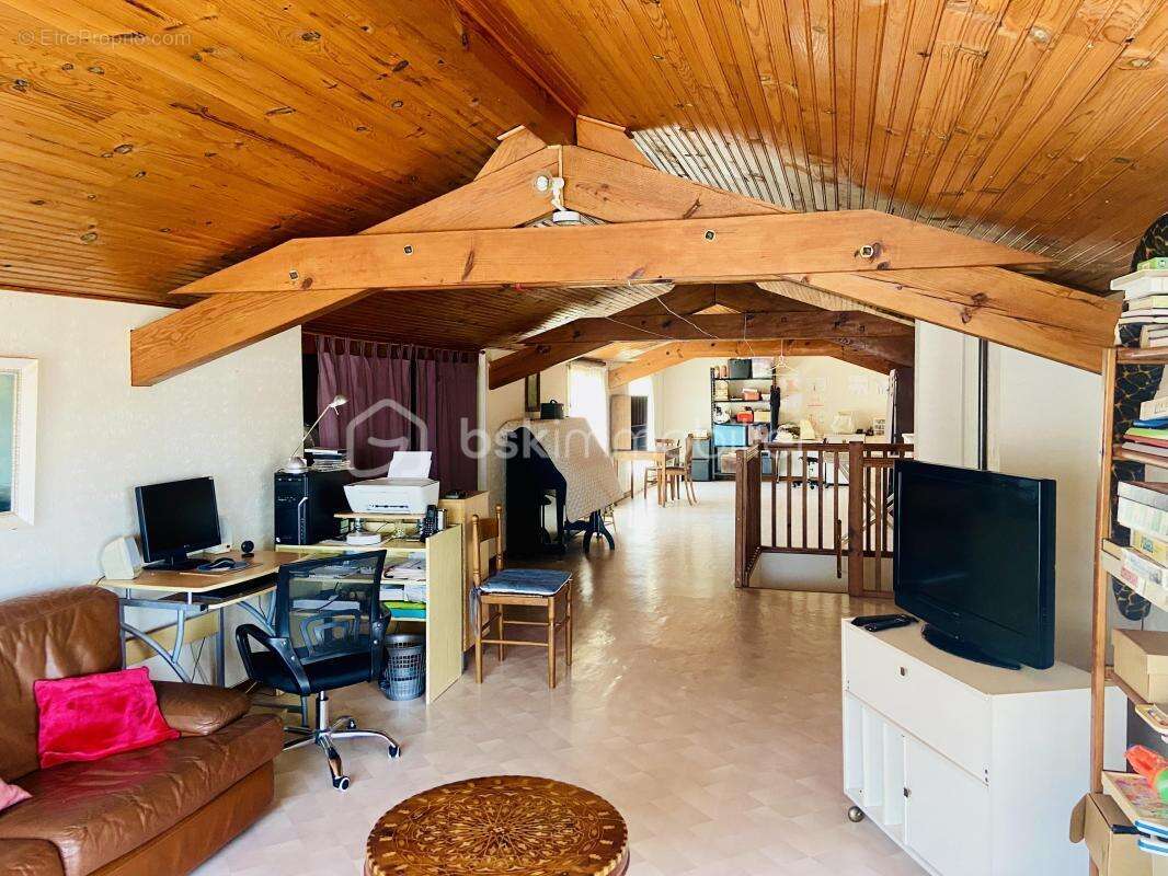 HENDAYE – Une maison familiale aux volumes exceptionnels, où tout se vit de plain-pied ! - photo 11