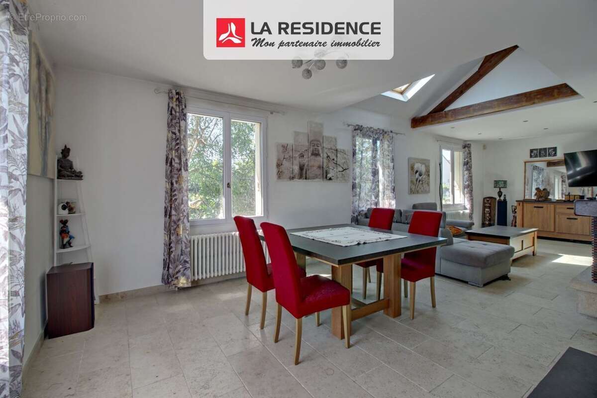 Maison 130 m² à Conflans-Sainte-Honorine  - photo 2
