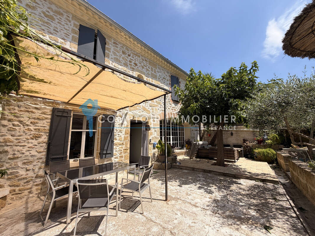 Maison à GALLARGUES-LE-MONTUEUX