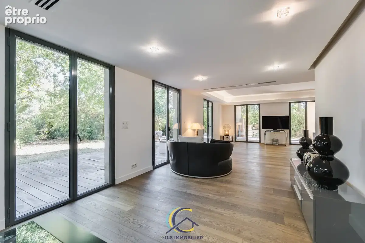 Rare : rdj d'exception avec jardin de 400m2 — résidence villa cadenelle - photo 7