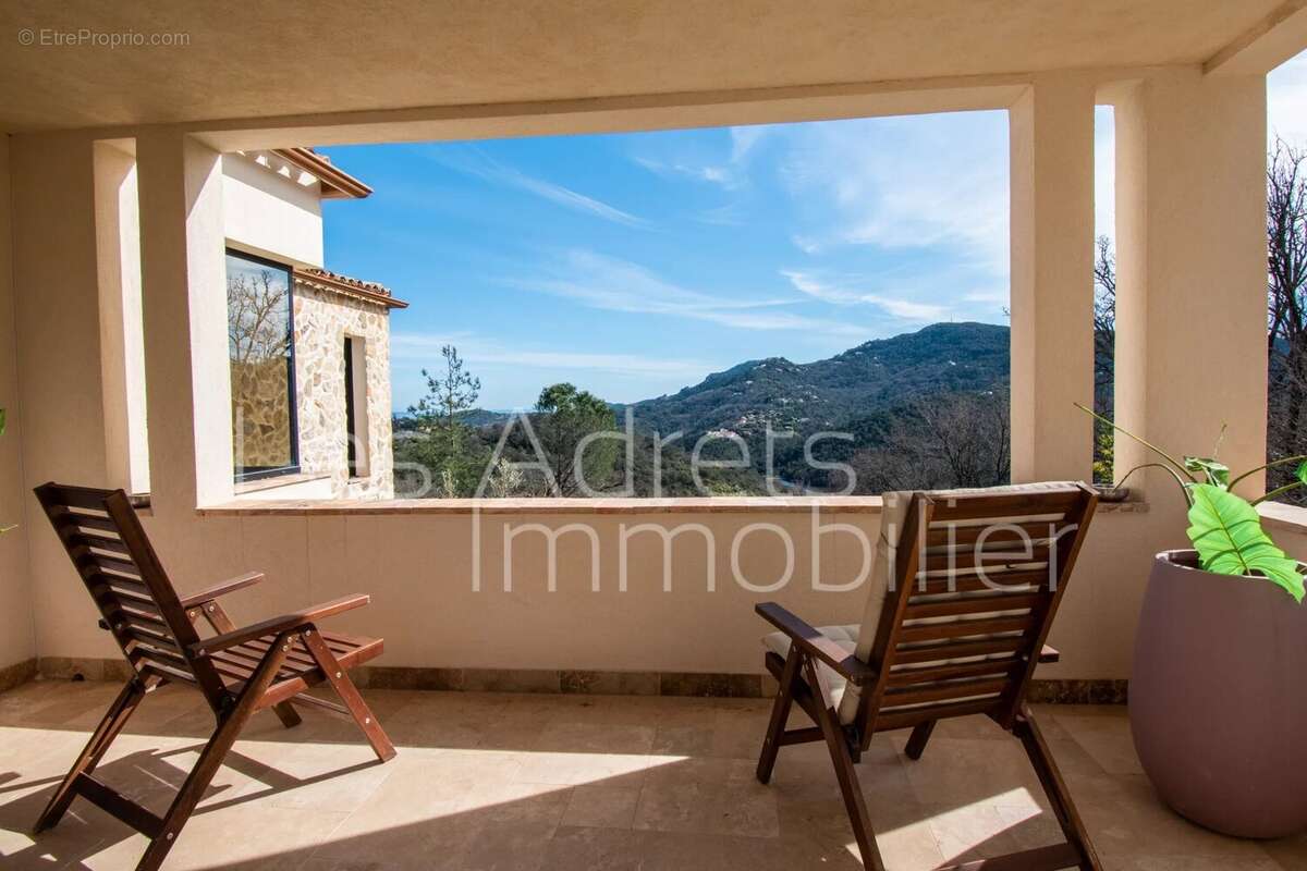 Maison à LES ADRETS-DE-L'ESTEREL