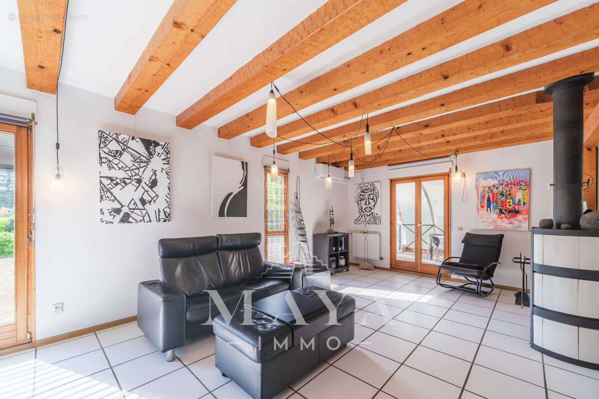 Maison à VILLAGE-NEUF