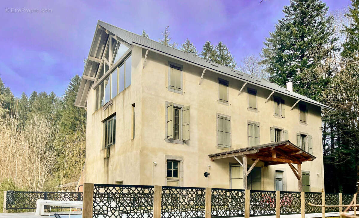 facade - Maison à SAISSAC