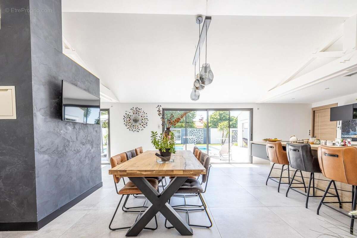 Maison 164 m² à Bessines  - photo 5