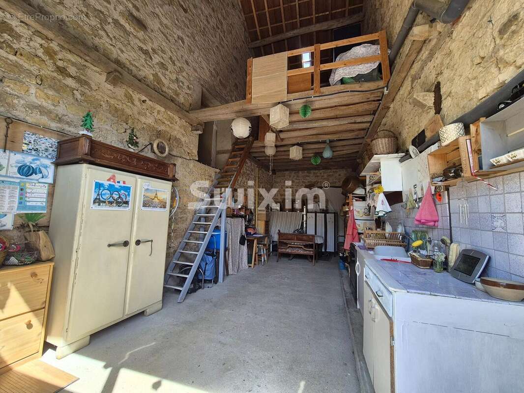 Maison à POUQUES-LORMES