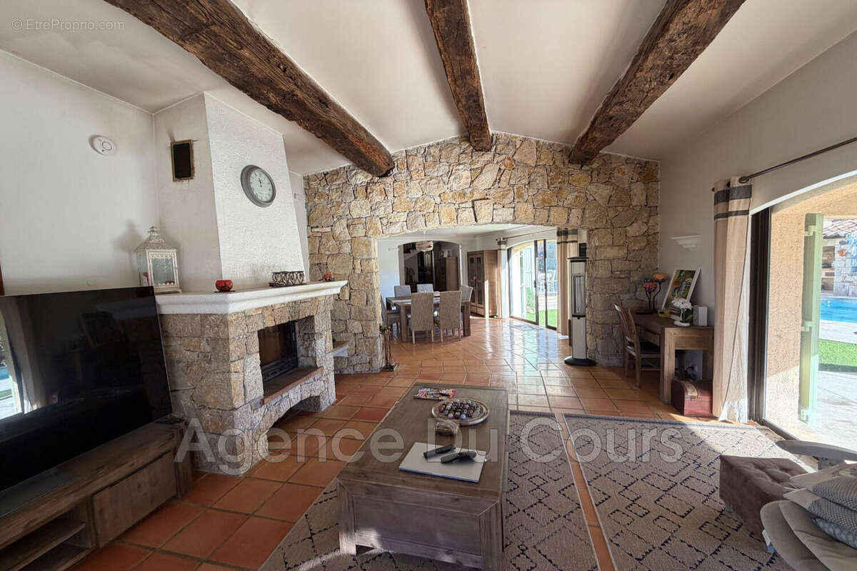 Maison à SAINT-VALLIER-DE-THIEY