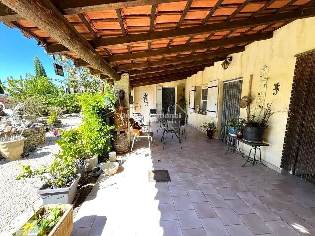 Maison à PERNES-LES-FONTAINES