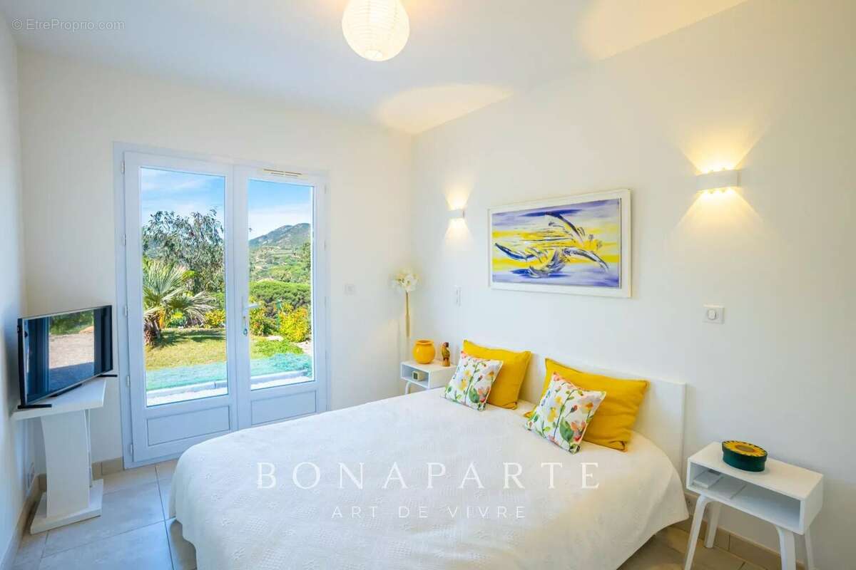 Villa d'architecte de plain-pied avec vue panoramique - photo 10