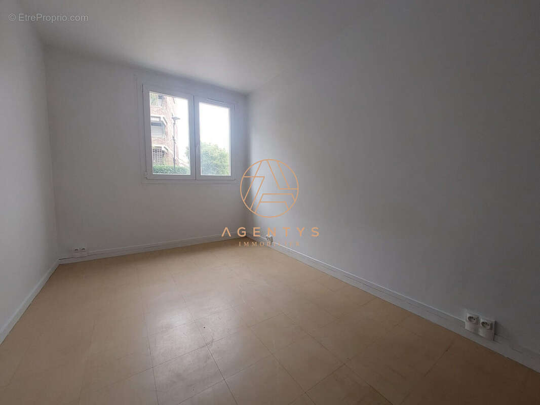 Appartement à SAINT-MAUR-DES-FOSSES