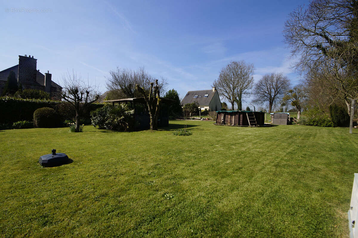 Maison à NOTRE-DAME-DE-CENILLY