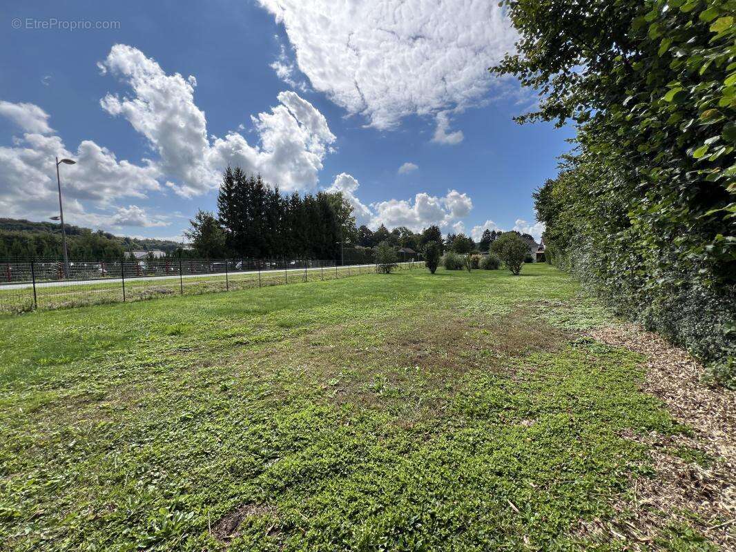 Terrain à BREVILLIERS