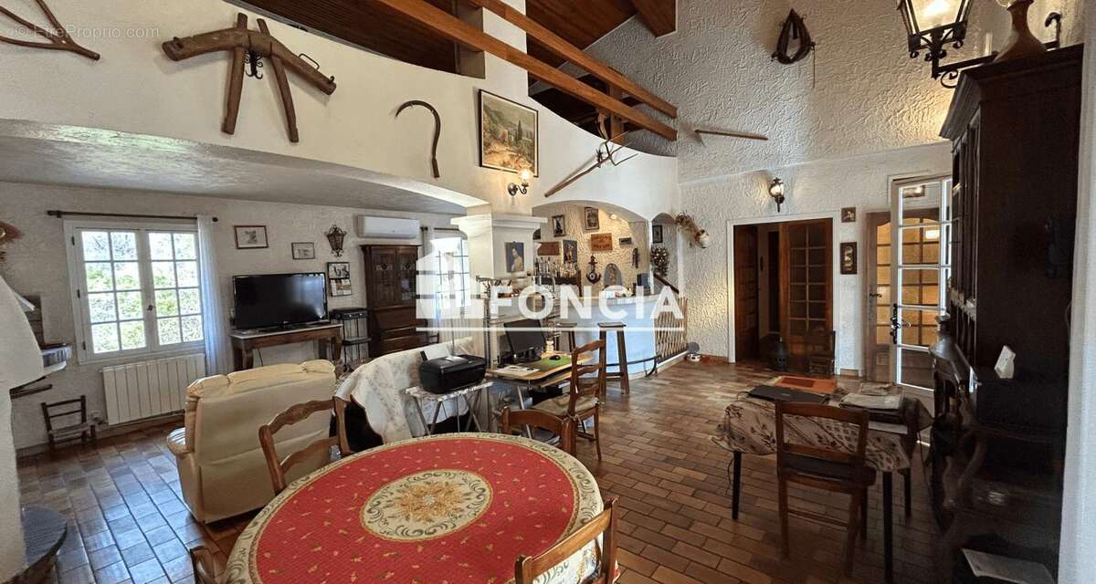 Maison à LORGUES