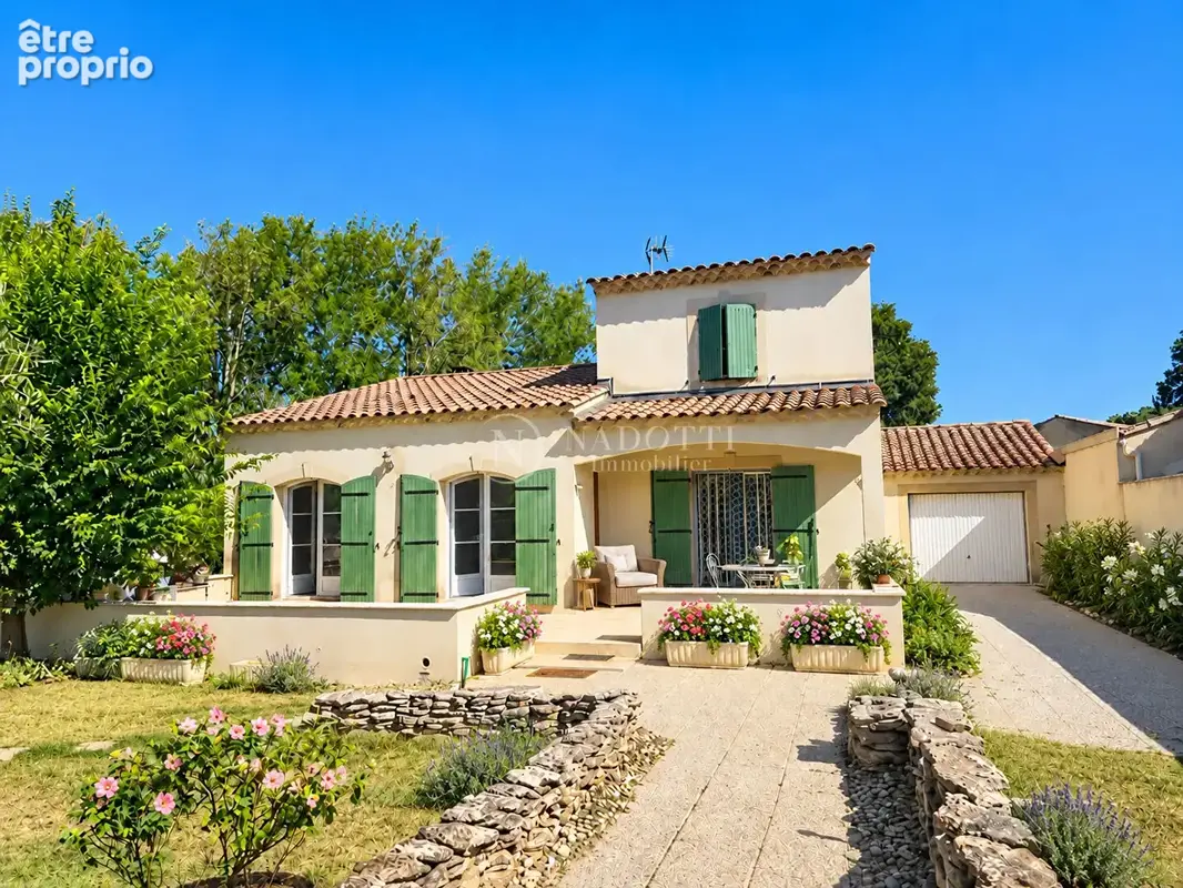 Photo Maison à Robion au prix de 598 000€