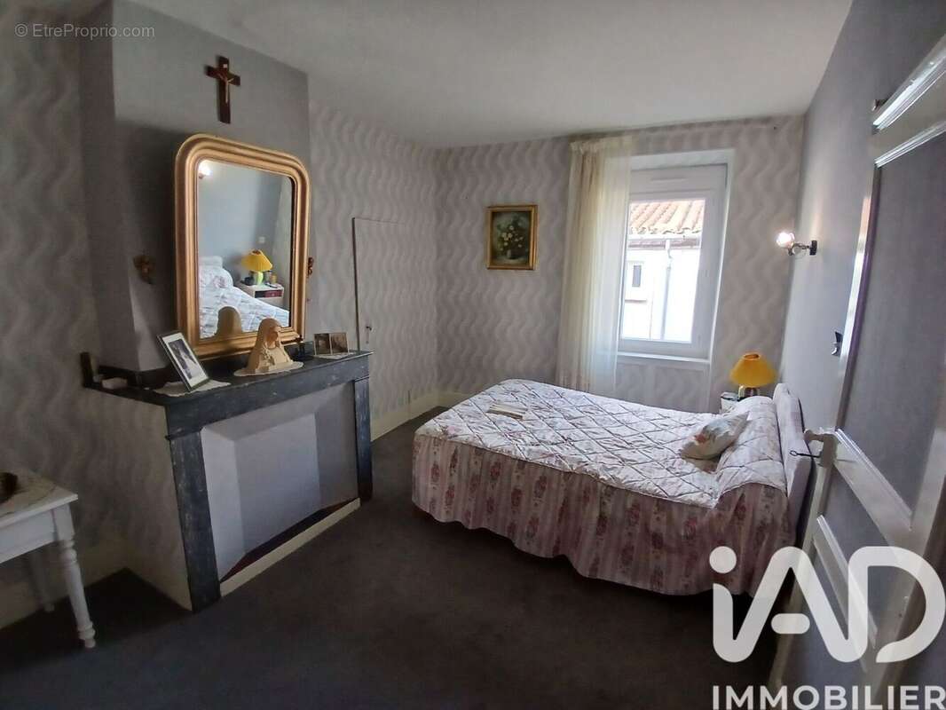 Maison 118 m² à Albine  - photo 8