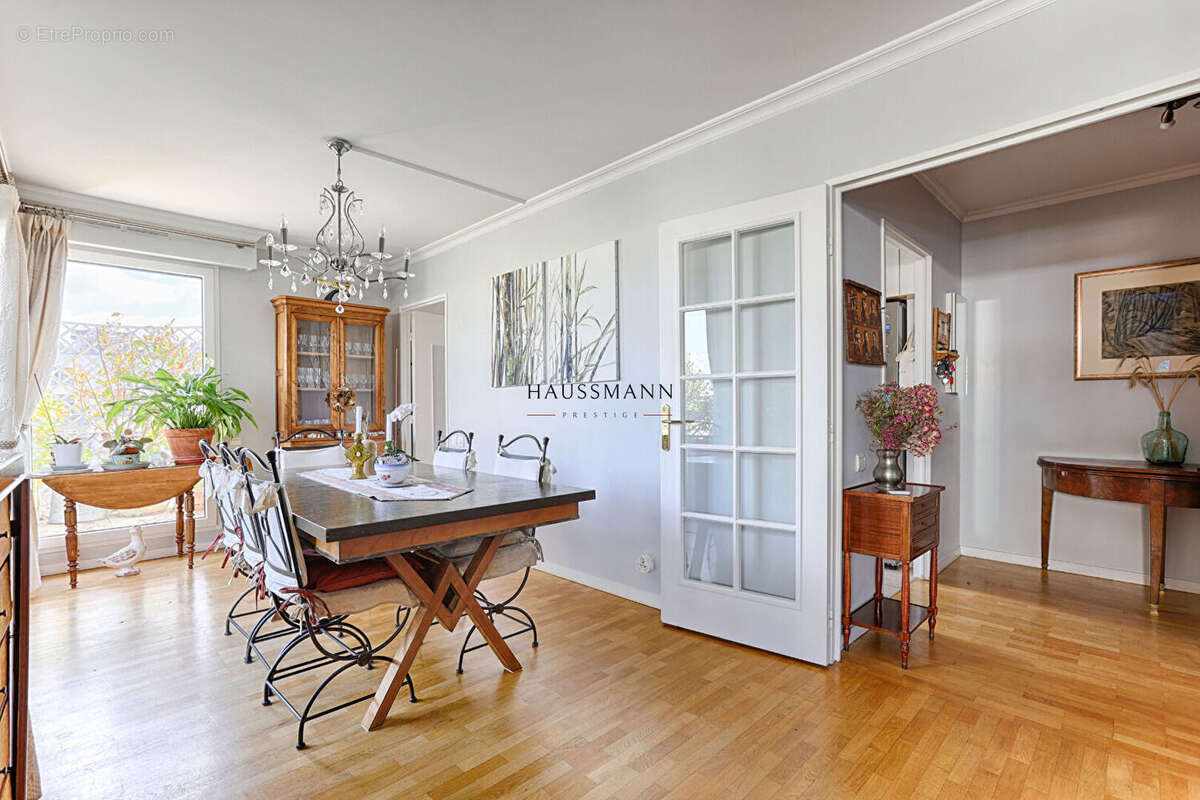 Appartement à LEVALLOIS-PERRET