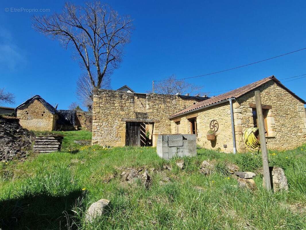 20260318113921 - Maison à MEYRALS