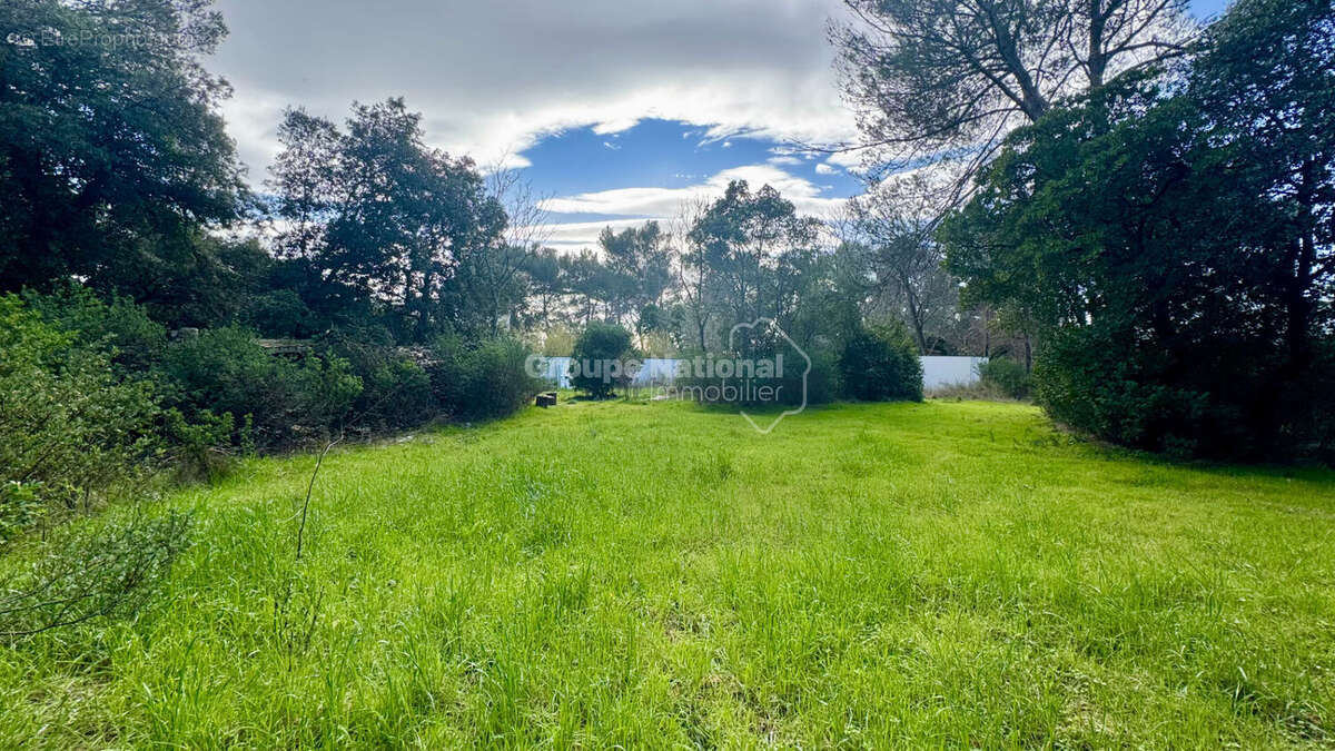 Terrain à NIMES