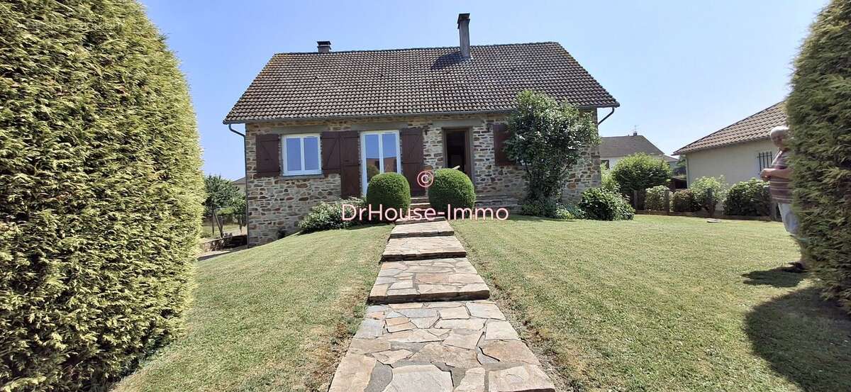 Maison à LANOUAILLE