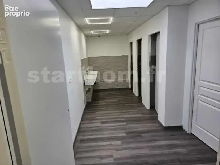 Local d'activités  1150 m2 rentabilité 9,57% brut - photo 5