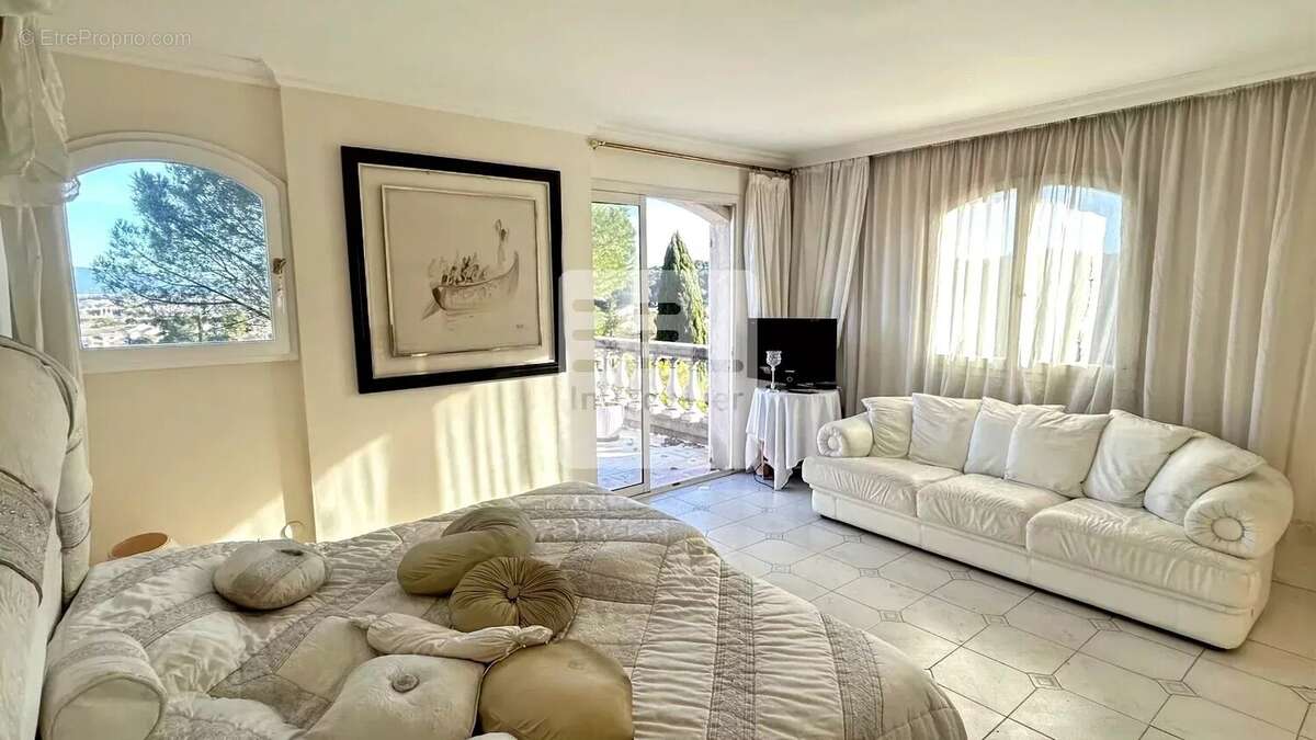 Maison à JONQUERETTES