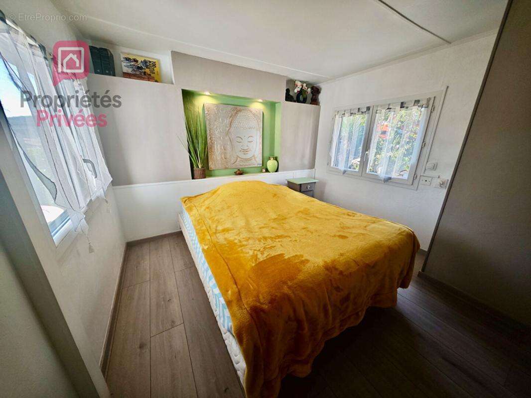 Maison à ROQUEBRUNE-SUR-ARGENS