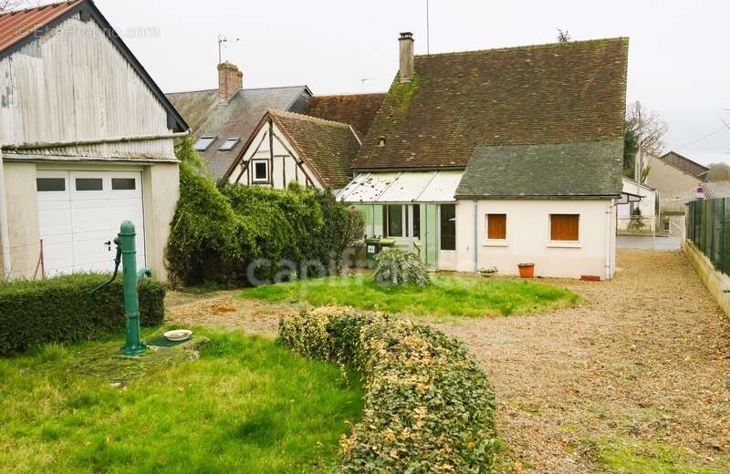 Maison à LA CHAPELLE-VICOMTESSE